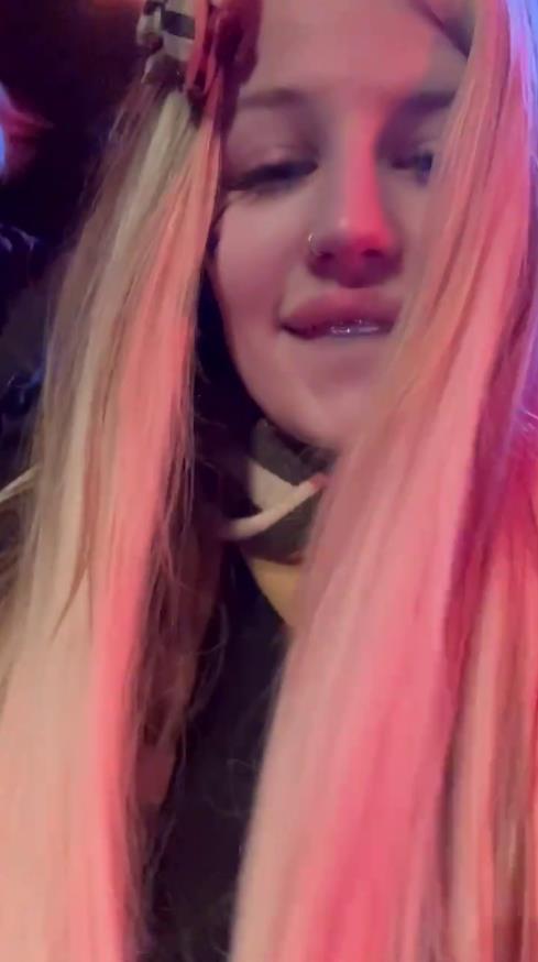 Банни прикусила губу. Банни прикусила губу.