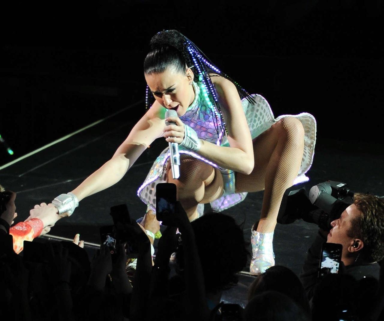 Кэти Перри без Нижнего белья