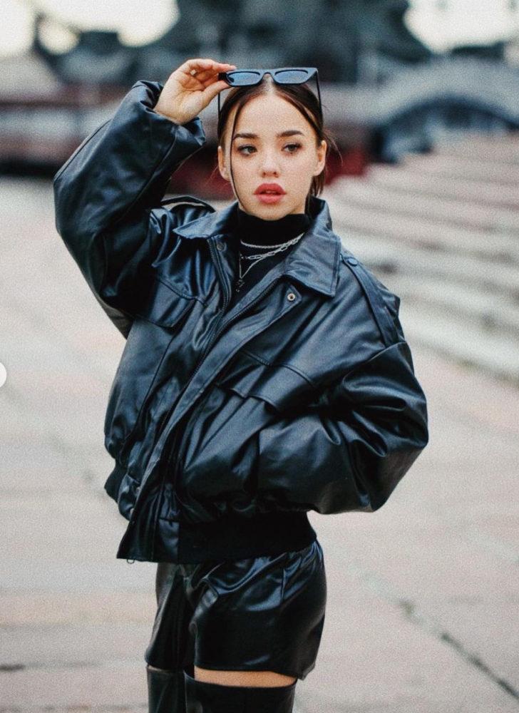 Летом 2021 г. Лина стала ведущей на Ютуб-канале «Пушка», многие знаменитости мечтают, чтобы девушка взяла у них интервью.