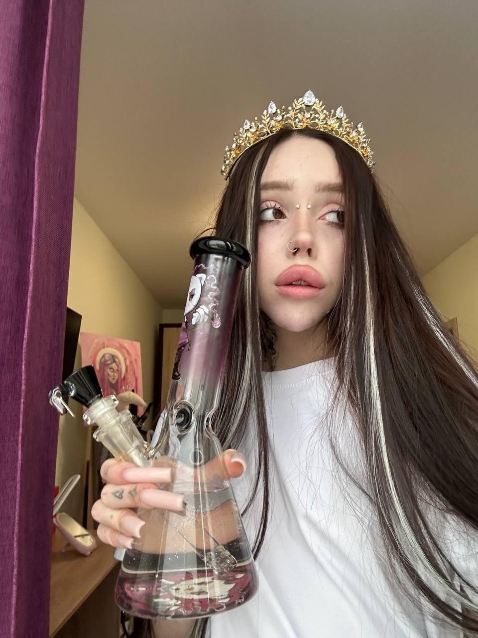 Принцесса с кальяном. Принцесса с кальяном.