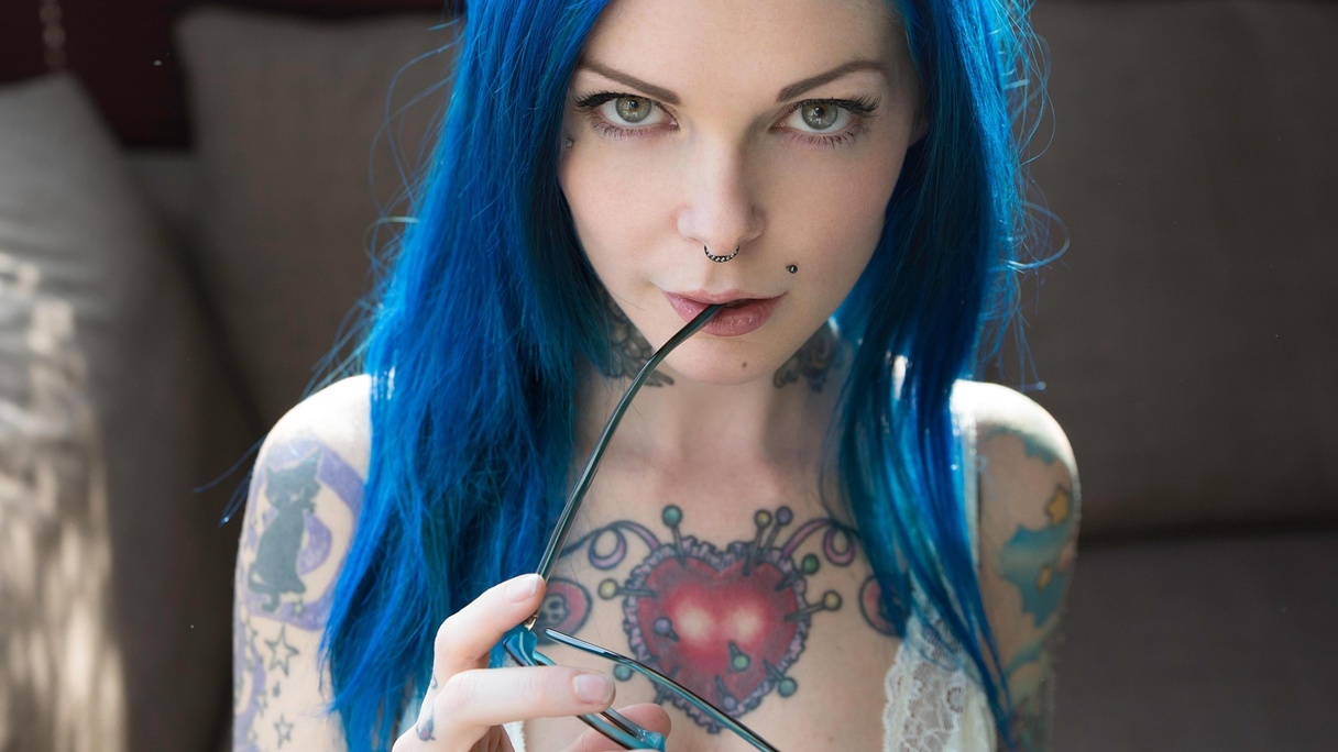 Голая Riae Голая Riae