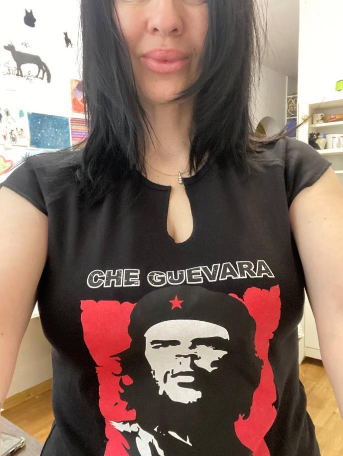 Селфи в майке с Че Геварой. Селфи в майке с Че Геварой.