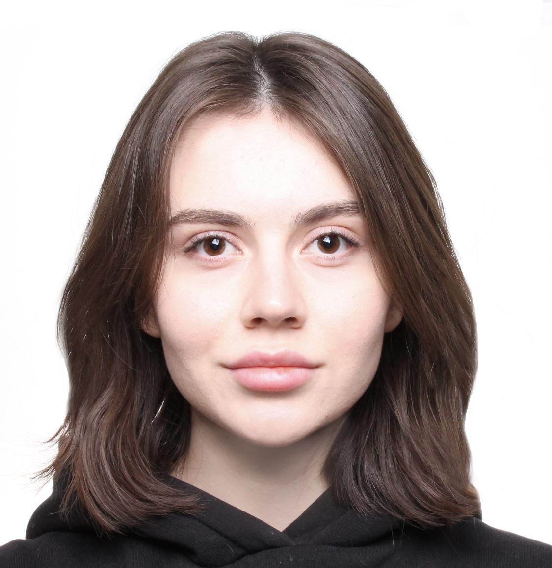 Слив Сабины Хайровой на 30 годных фотках, которые активно ищут фанаты барышни.