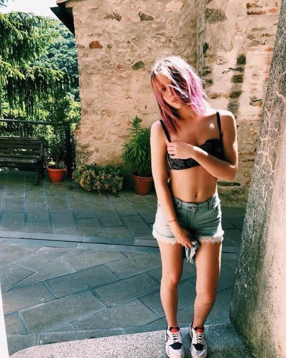 Лея Горная слив и голая на 30 горячих фото из стримов.