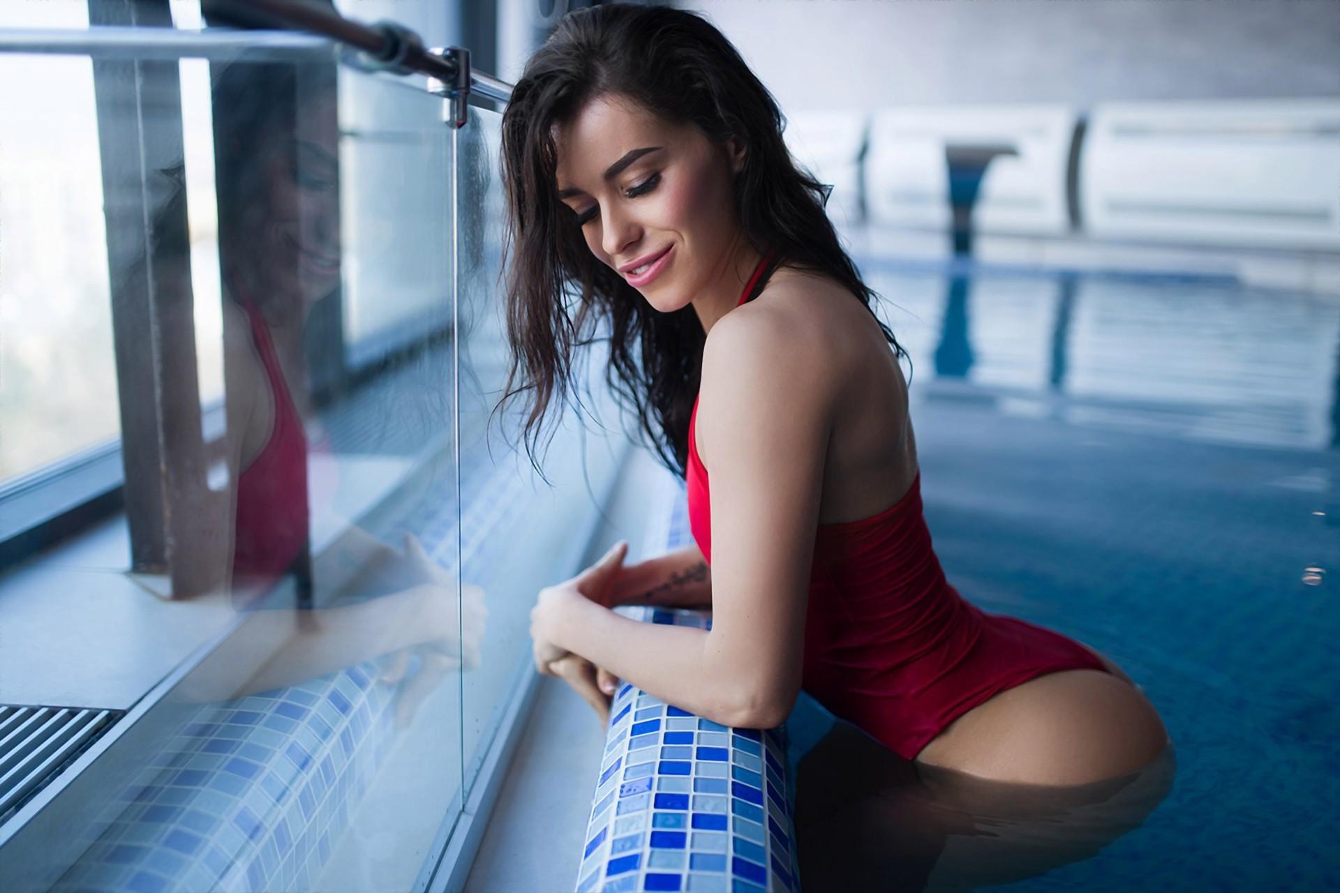 На данный момент присутствуют откровенные снимки в бикини, на которых девушка смотрится максимально эффектно. На данный момент присутствуют откровенные снимки в бикини, на которых девушка смотрится максимально эффектно.