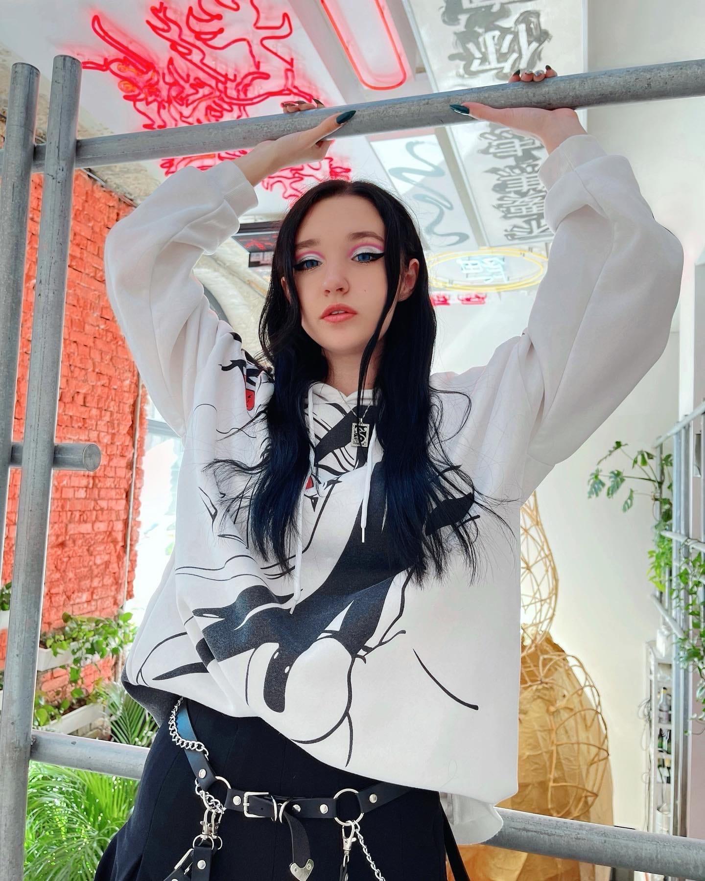 Милашка fesch6 со своим любимом макияжем в аниме стиле. Милашка fesch6 со своим любимом макияжем в аниме стиле.