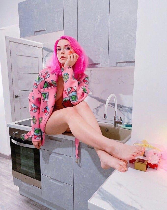 Чио Ям - известная Ютуб-блогерша, стримерша и Boosty-модель. Чио Ям - известная Ютуб-блогерша, стримерша и Boosty-модель.