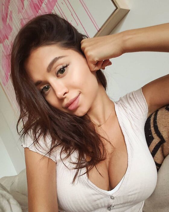 Слитые фото Mira Twitch. Слитые фото Mira Twitch.