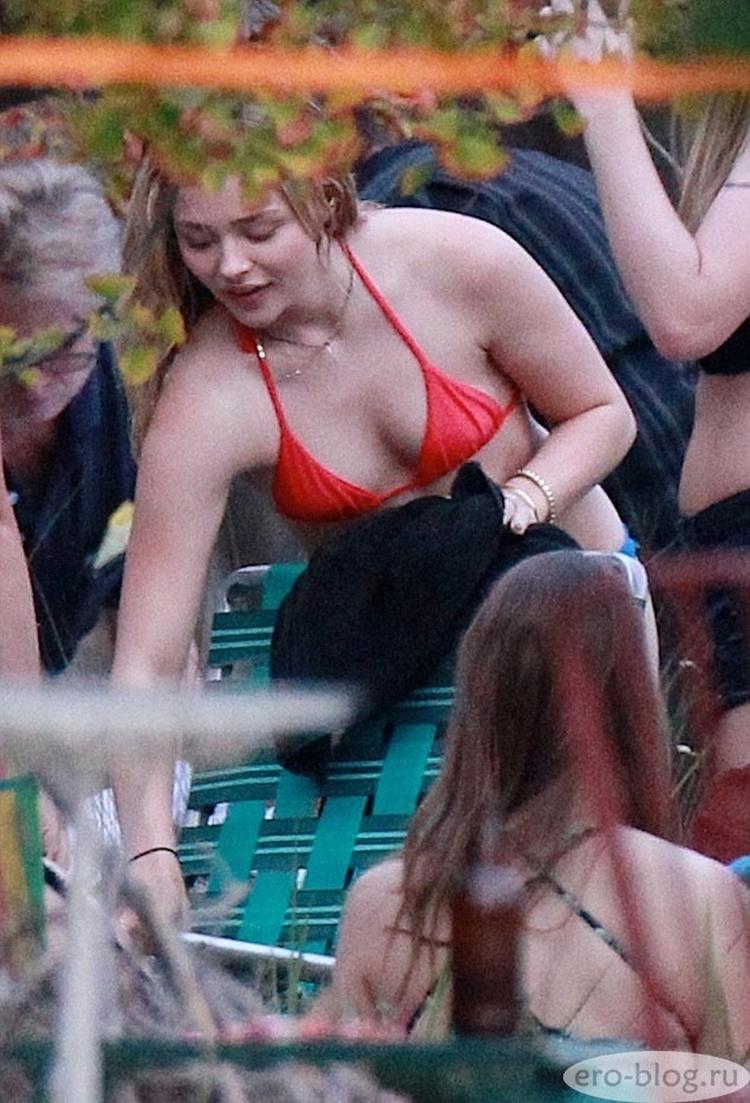 В последнее время имя этой актрисы часто упоминается в громких заголовках скандальных статей. В последнее время имя этой актрисы часто упоминается в громких заголовках скандальных статей.