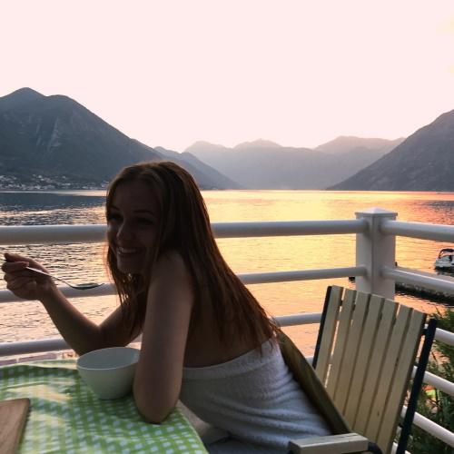 Василина Юсковец танцует тверк