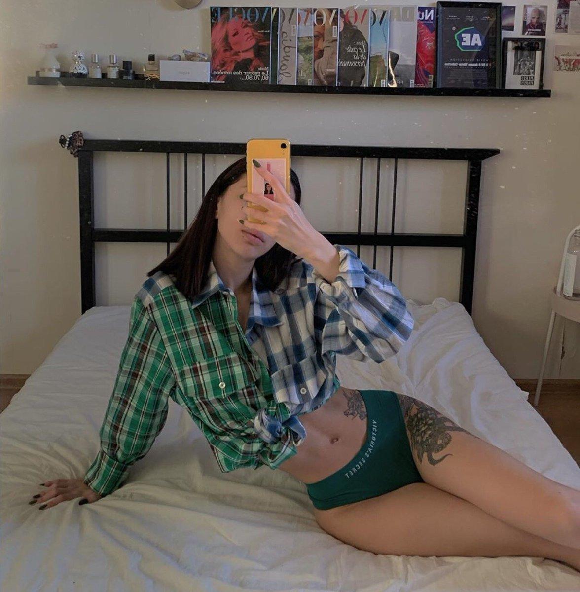  Популярная певица, тикток и инстаграм блогерша. Дора слив откровенных фото.