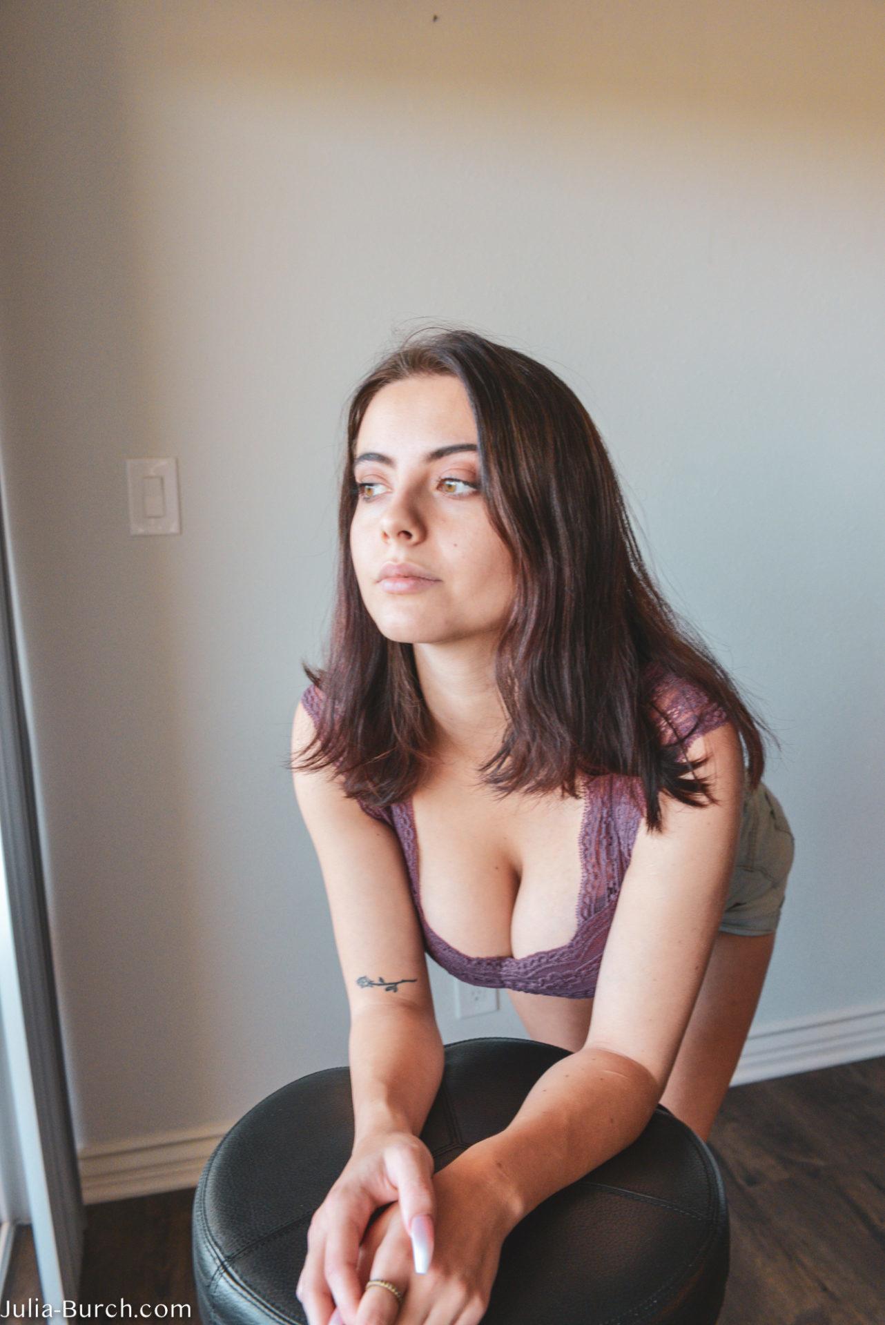 Джулия Burch 18 +. Джулия Burch 18 +.