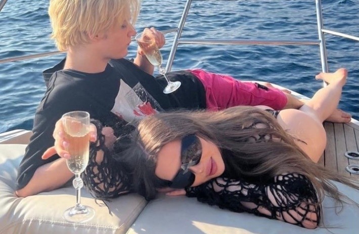 Девушка Скалли Милано — Слив скачать бесплатно. Девушка Скалли Милано — Слив скачать бесплатно.