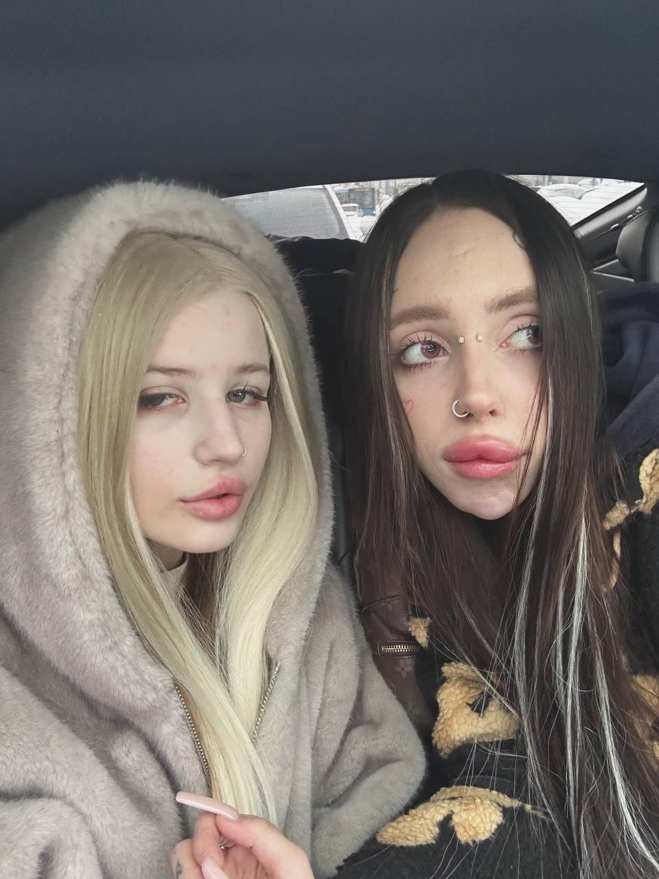 Лапа Хапа в машине с подругой. Лапа Хапа в машине с подругой.