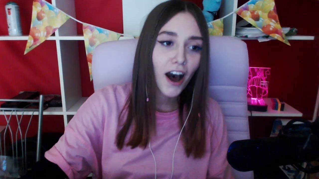 Фото слива Вики Ред (Vikared) Биография - Вики Ред (Vikared) Девушка по имени Виктория, играла в разные игры, делала стримы Фото слива Вики Ред (Vikared) Биография - Вики Ред (Vikared) Девушка по имени Виктория, играла в разные игры, делала стримы