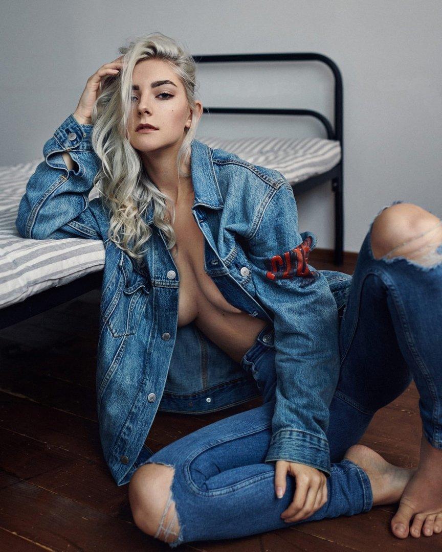 Голая Eva Elfie Голая Eva Elfie