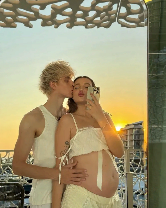 Слив Популярные YouTube-блогеры Влад Бумага и Юлия Годунова скоро станут родителями.