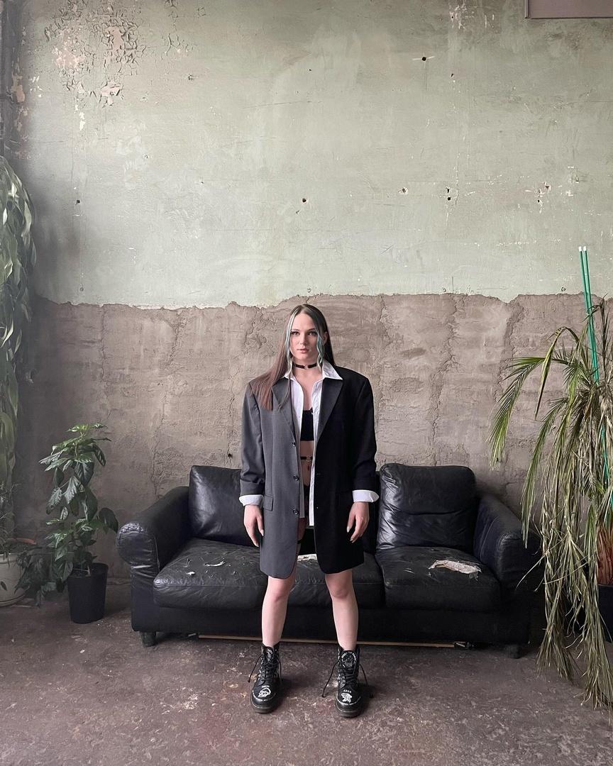 Лерон Барон голая и слив горячих фото с бусти. Лерон Барон голая и слив горячих фото с бусти.