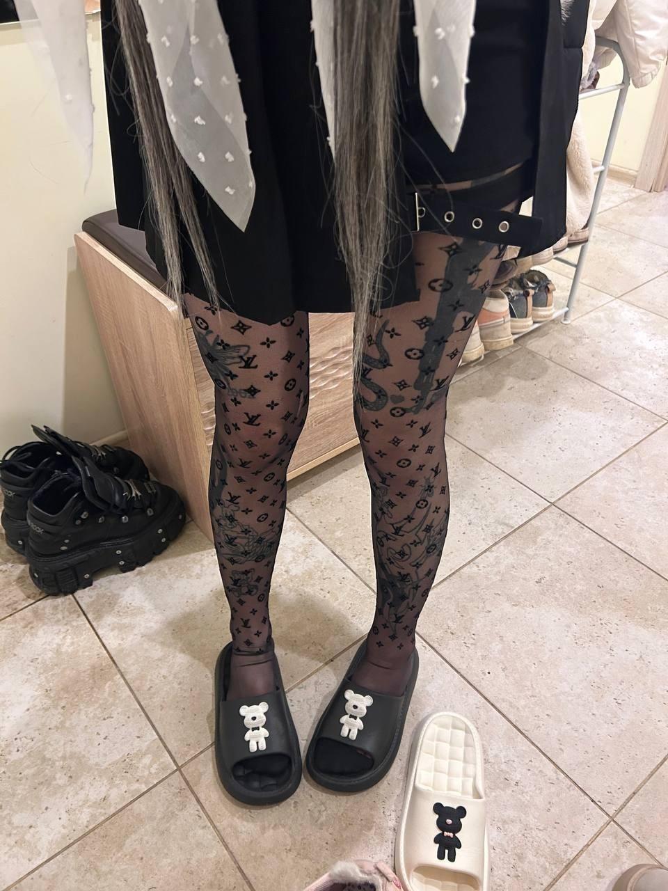 Фото ног в чулках. Фото ног в чулках.