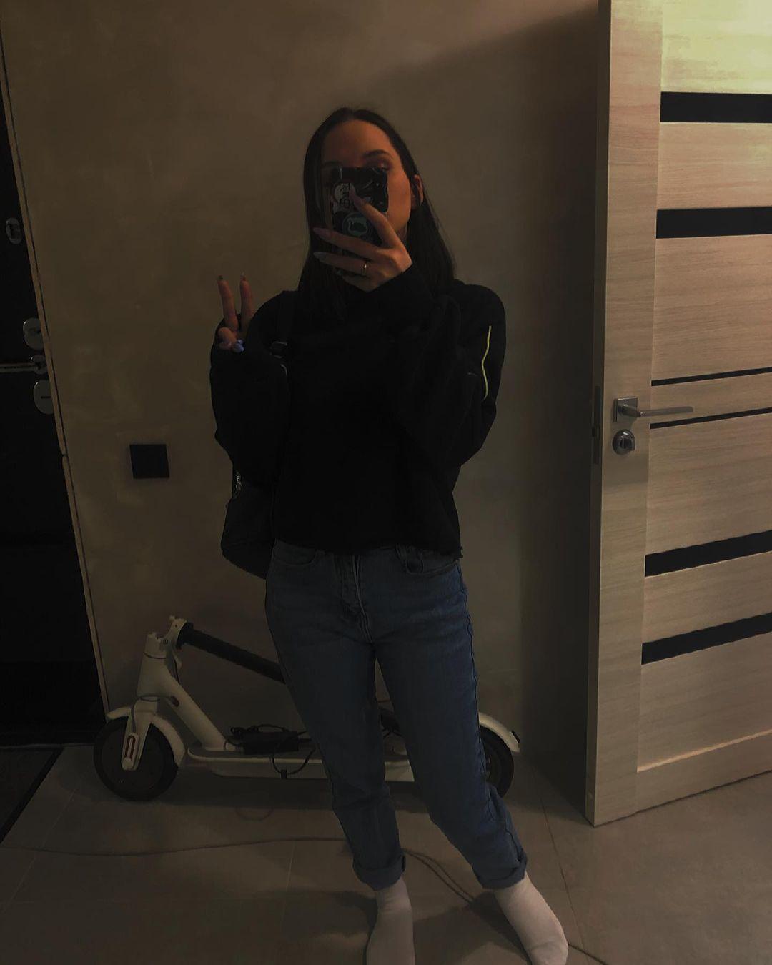 Девушка есть в Инстаграме и Телеграми. Частично голая снималась на камеру и слив порадовал многочисленных эстетов. Девушка есть в Инстаграме и Телеграми. Частично голая снималась на камеру и слив порадовал многочисленных эстетов.