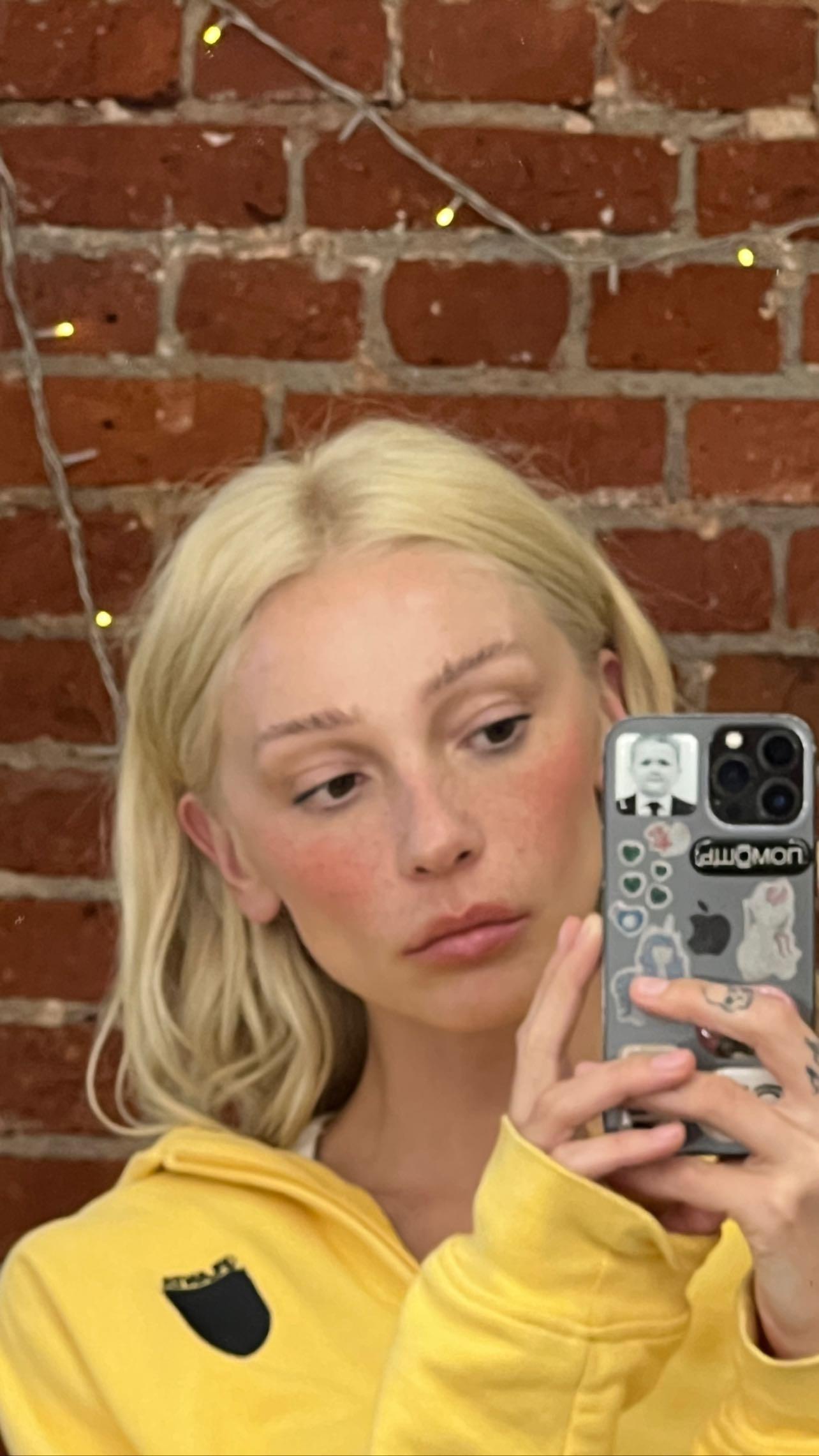 Борис Махмуров младше Ивлеевой на 11 лет.