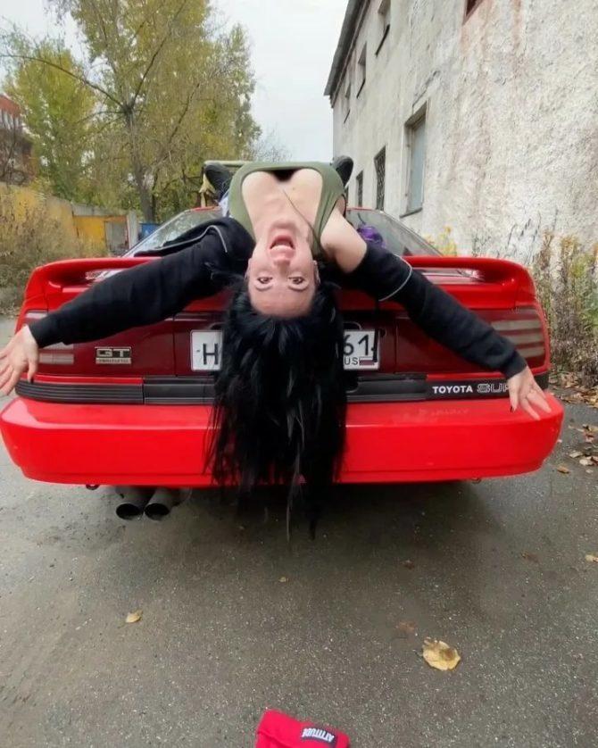 Авто и красивая девушка залог успеха Насти Туман Авто и красивая девушка залог успеха Насти Туман