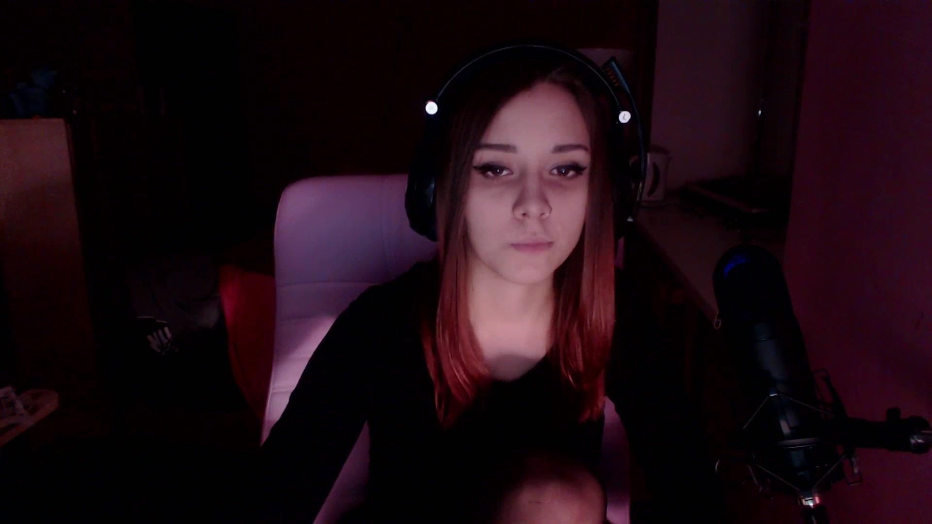 Фото слива Вики Ред (Vikared)Биография - Вики Ред (Vikared)Девушка по имени Виктория, играла в разные игры, делала стримы, общалась с поклонниками, и вроде была довольна и количеством поклонников, и пусть не слишком эпичной. Фото слива Вики Ред (Vikared)Биография - Вики Ред (Vikared)Девушка по имени Виктория, играла в разные игры, делала стримы, общалась с поклонниками, и вроде была довольна и количеством поклонников, и пусть не слишком эпичной.