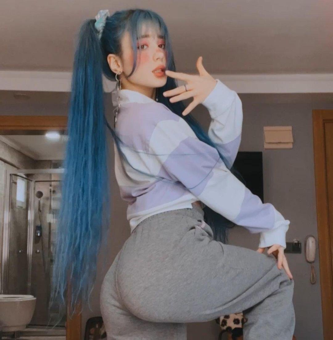 Скриншот с трансляции flaffyx из Тик Ток.