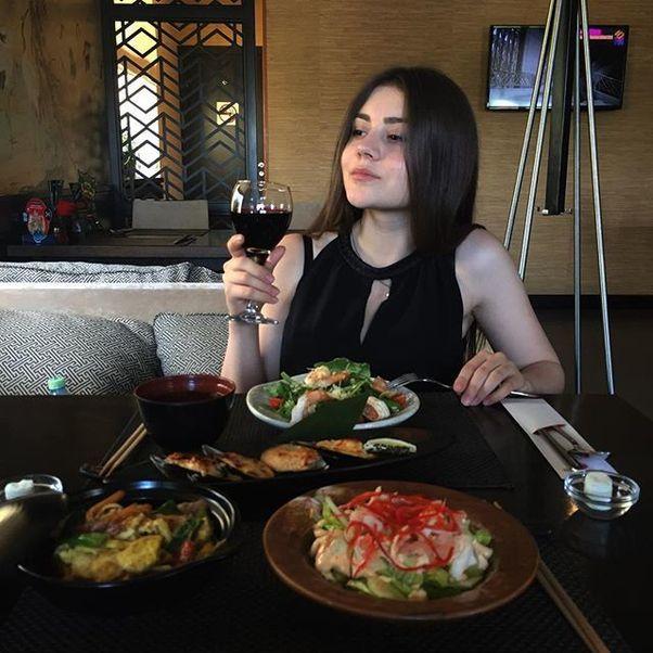 Карьера :  модель, блогер, предприниматель, музыкант.