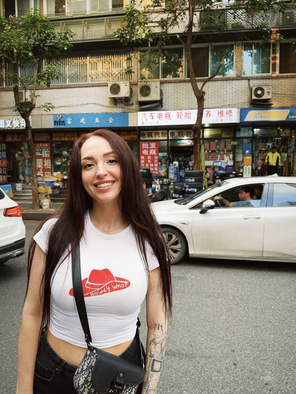 Прикольная фотка Татьяны во время отпуска в одной из Азиатских стран.