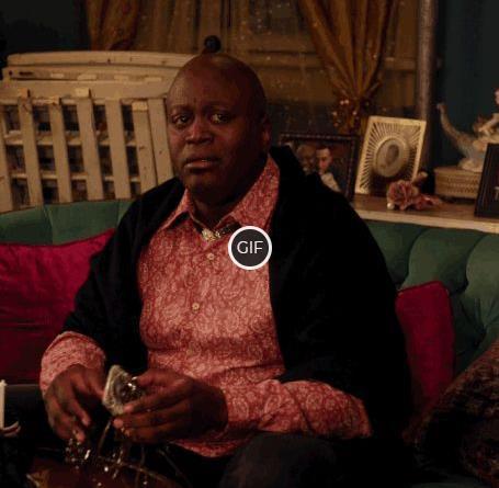 Гифка негр крестится