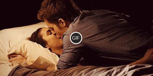 Гифки страсть поцелуи (80 gif картинок)