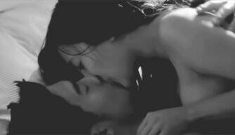 Возбуждающие гифки парень и девушка