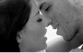 Гифки нежные поцелуи в губы