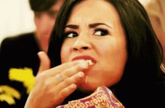 Смешные гифки на которых едят Попкорн