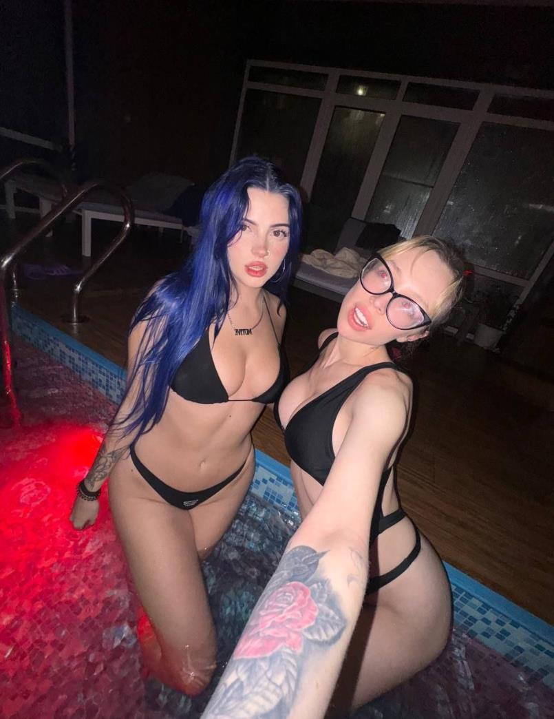 Фото в чёрных купальника Фрося и annafigma. Фото в чёрных купальника Фрося и annafigma.