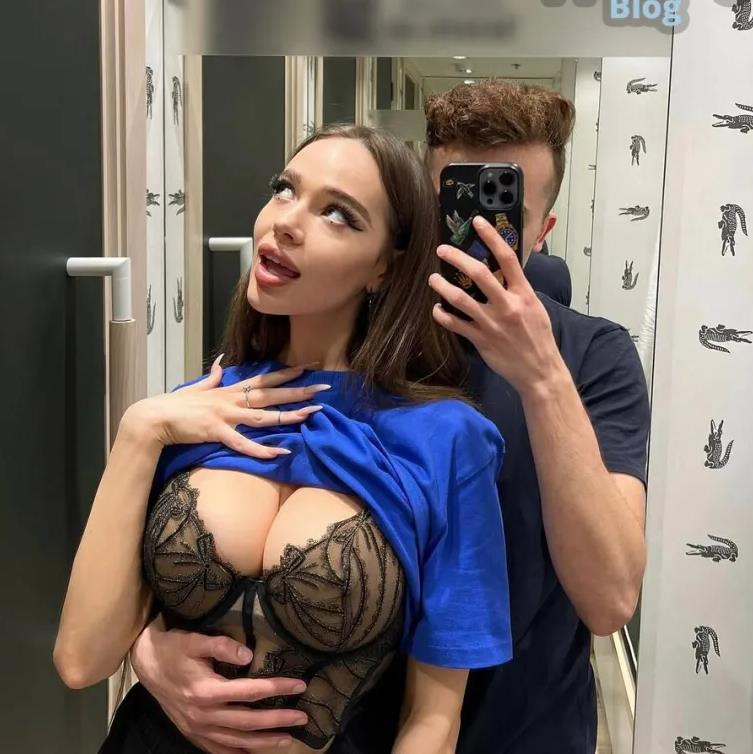 Новые фото Dashayur255 в лифчике с парнем.