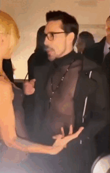 Оживлённая беседа Билани и Ивлеевой в откровенных нарядах