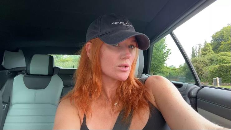 Энни Шарлотт (30 слитых фото звезды Onlyfans в сеть)