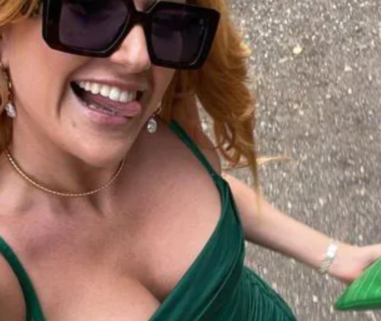 Энни Шарлотт (30 слитых фото звезды Onlyfans в сеть)