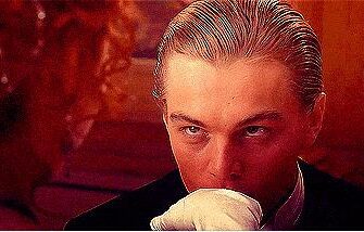 Гифки поцелуй руки даме (20 gif картинок)