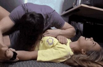 Гифки мужчина целует живот женщине (10 gif картинок)