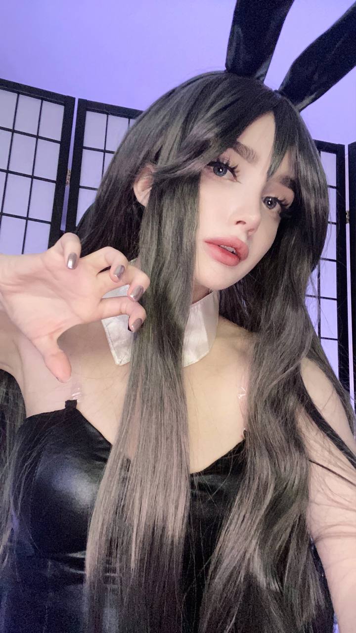 Сексуальный снимок Морфилиной крупным планом в косплей образе зайки из журнала плейбой. Сексуальный снимок Морфилиной крупным планом в косплей образе зайки из журнала плейбой.