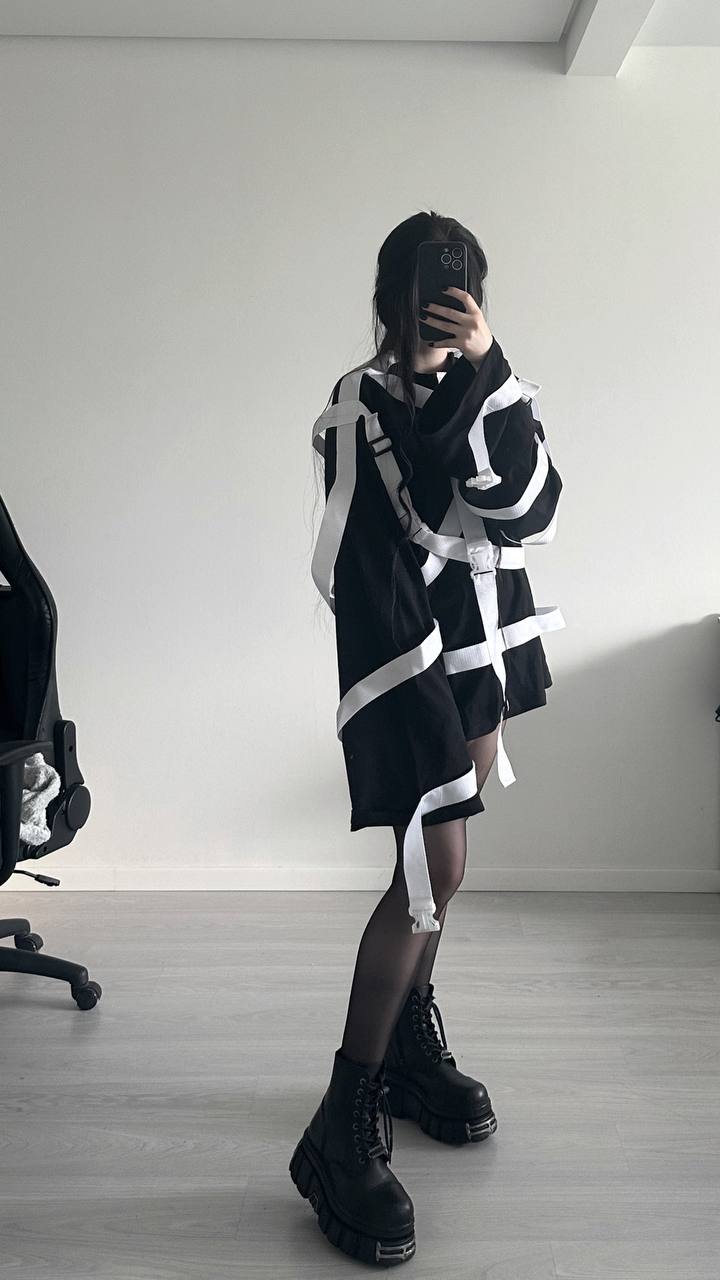 Очередное селфи Арины с закрытым лицом, хоть на автарку используй. Очередное селфи Арины с закрытым лицом, хоть на автарку используй.