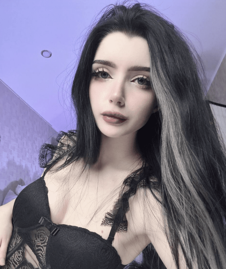 Ещё один горячий снимок с Морфилиной в чёрном лифчике попавший в сеть. Ещё один горячий снимок с Морфилиной в чёрном лифчике попавший в сеть.