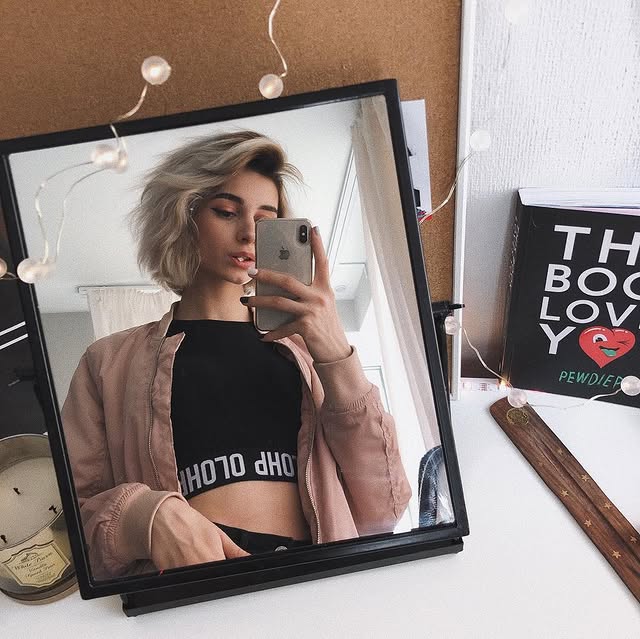 Стримерша Неля Рей (30 фото "NelyRay" слитых в сеть)