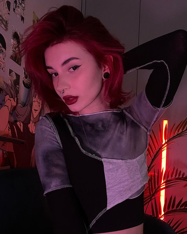 Стримерша Неля Рей (30 фото "NelyRay" слитых в сеть)