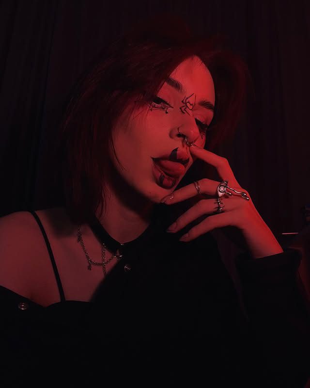 Стримерша Неля Рей (30 фото "NelyRay" слитых в сеть)