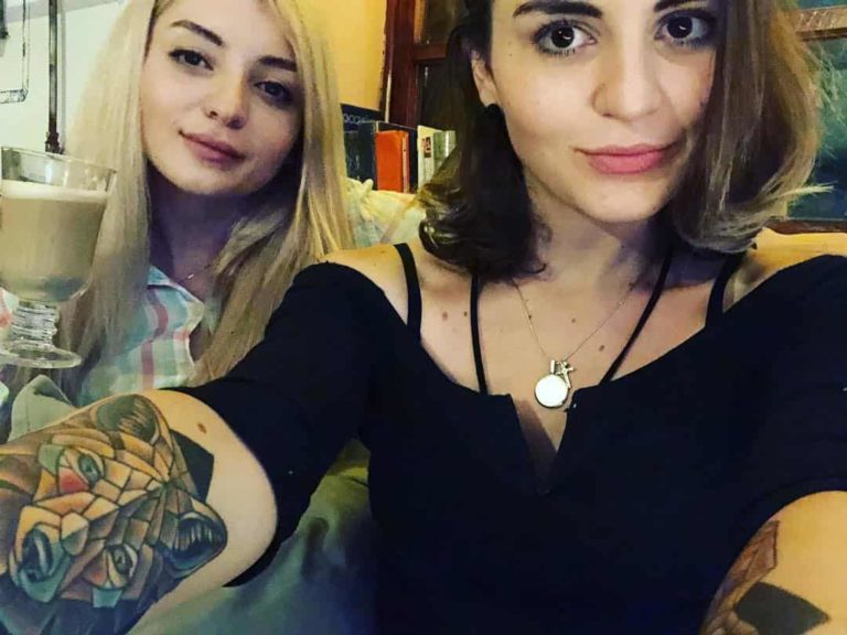 Селфи Ксяши с подругой.