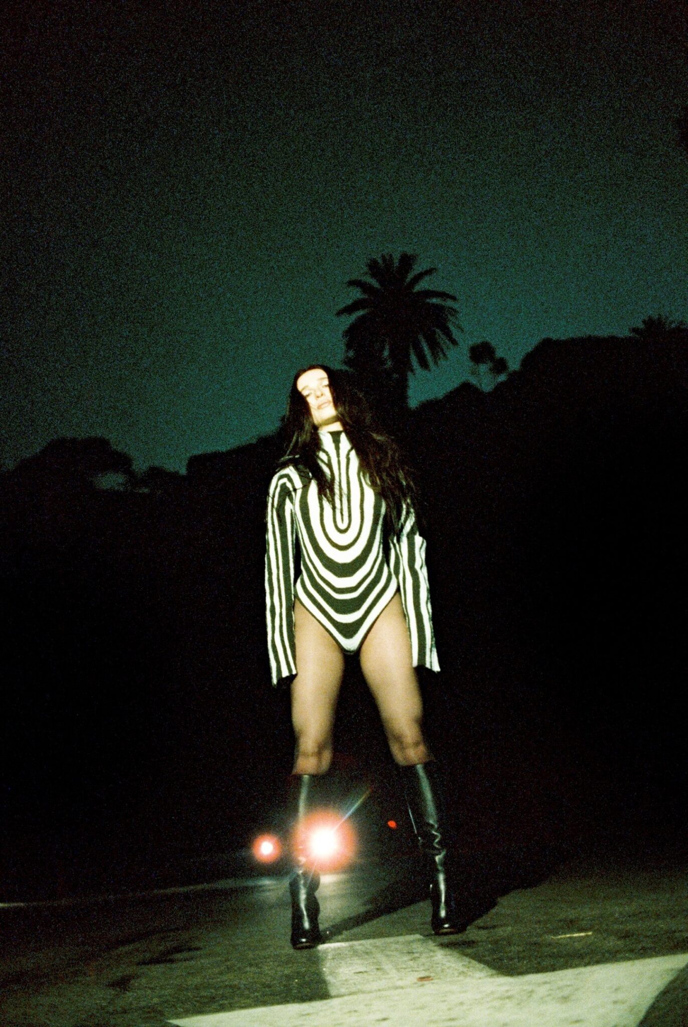 Актриса Майки Мэдисон сыгравшая стриптизёршу в фильме «Анора» (30 фото слитых в сеть)